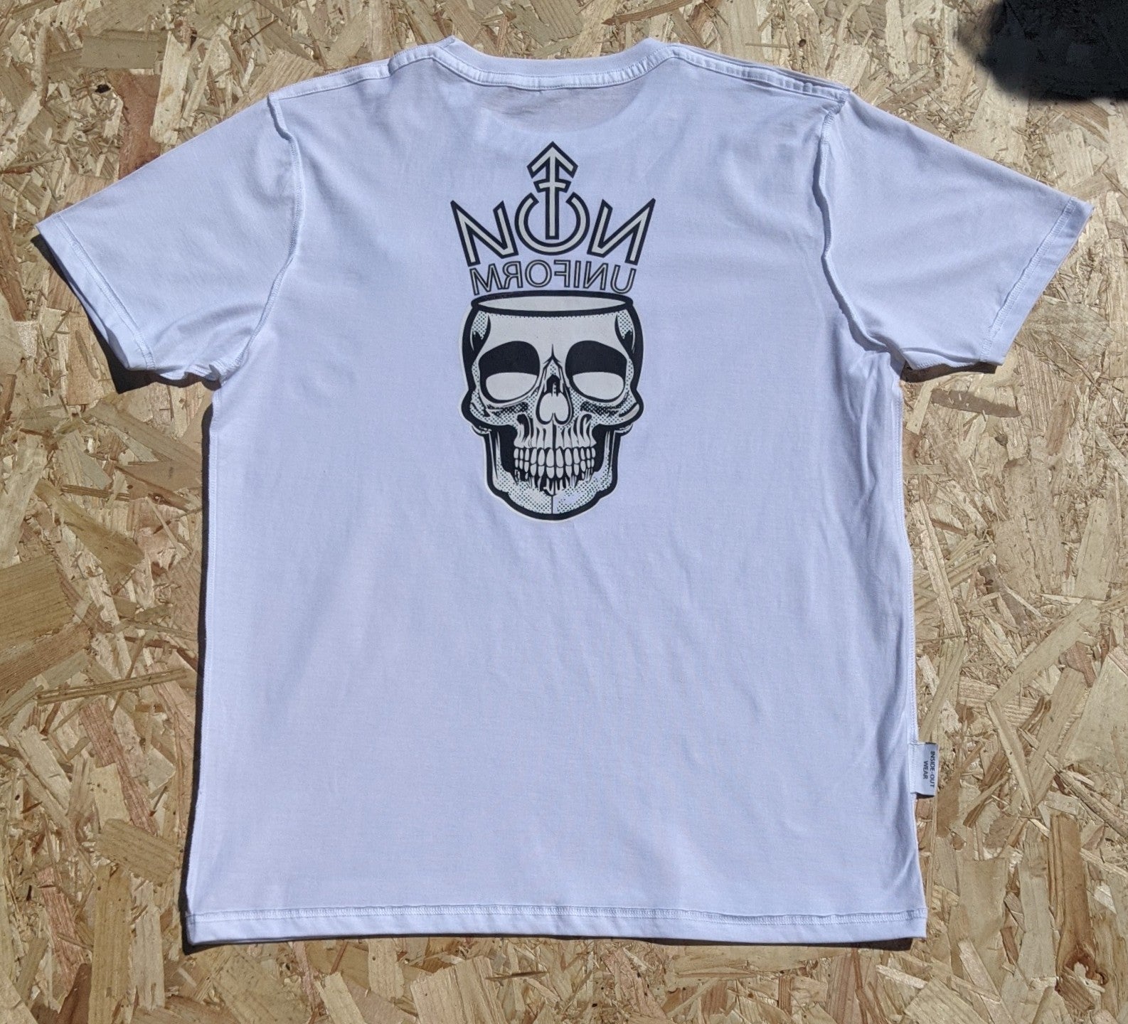 INSIDE-OUT WEAR T-SHIRT NON UNIFORM CROWN WITH SKULL