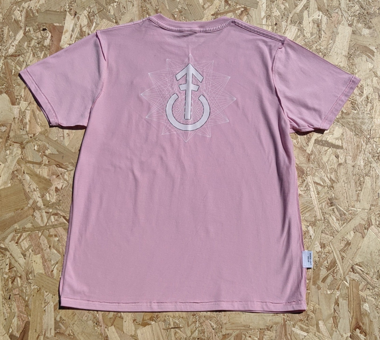 INSIDE-OUT WEAR PINBOARD LOGO
