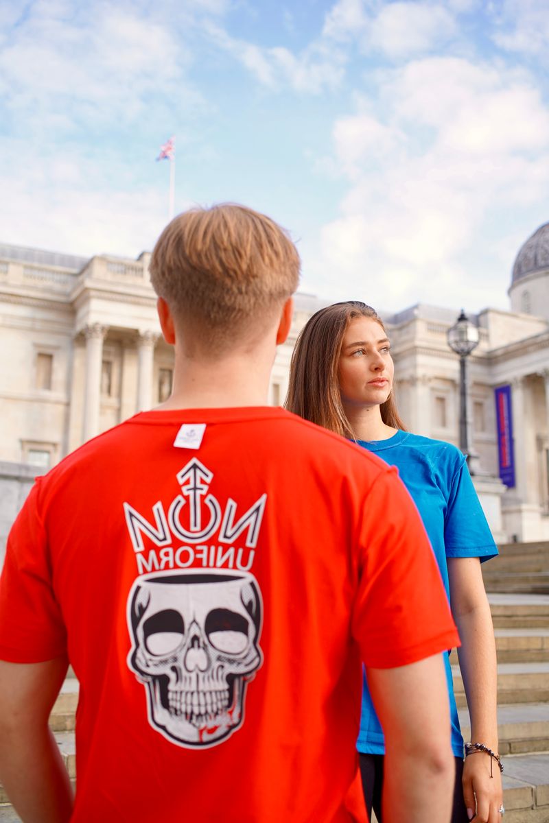 NON UNIFORM CROWN WITH SKULL